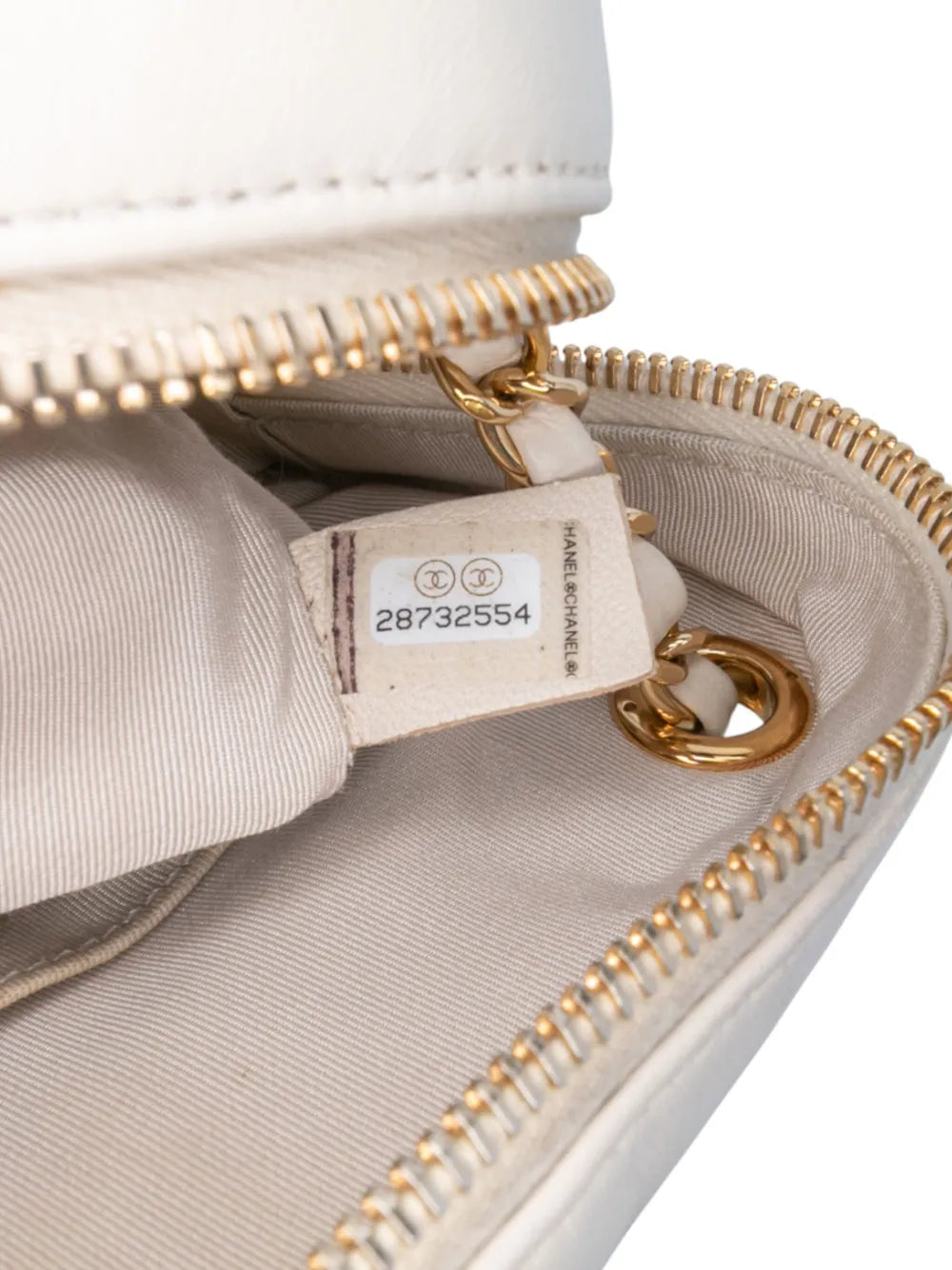 Pre-OwnedCHANEL Pre-Owned2019 CC Quilted Lambskin Chain crossbody bag