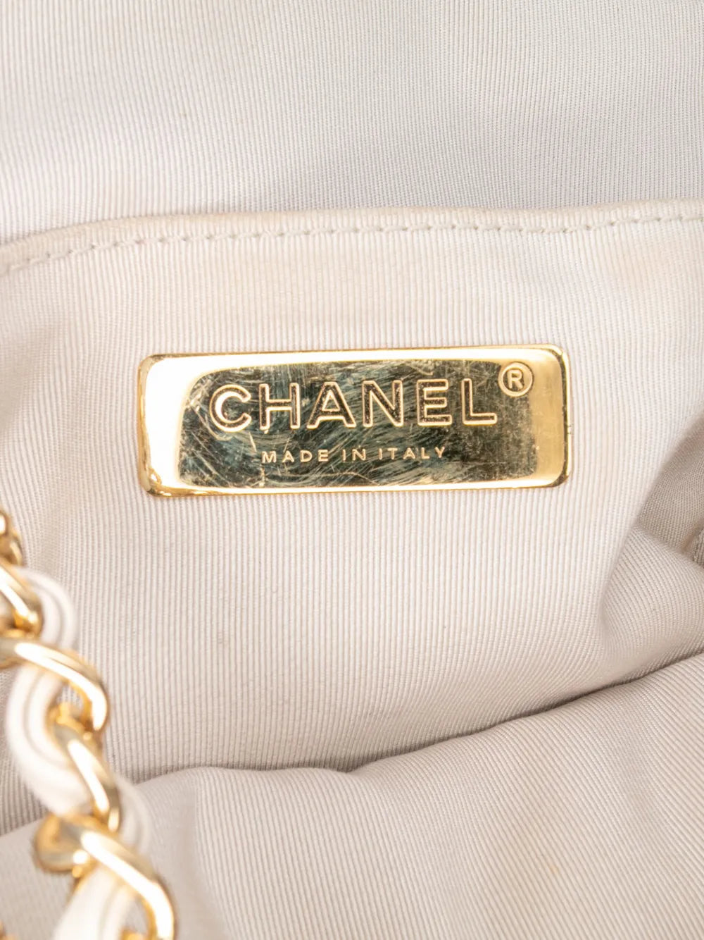 Pre-OwnedCHANEL Pre-Owned2019 CC Quilted Lambskin Chain crossbody bag
