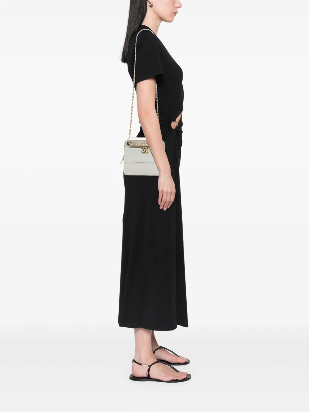 Pre-OwnedCHANEL Pre-Owned2019 CC Quilted Lambskin Chain crossbody bag