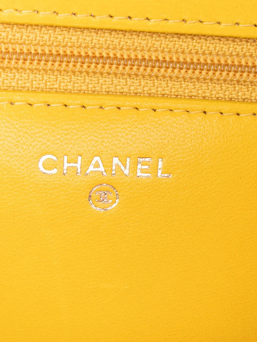 Pre-OwnedCHANEL Pre-Owned2019 Quilted Lambskin Boy Wallet On Chain crossbody bag