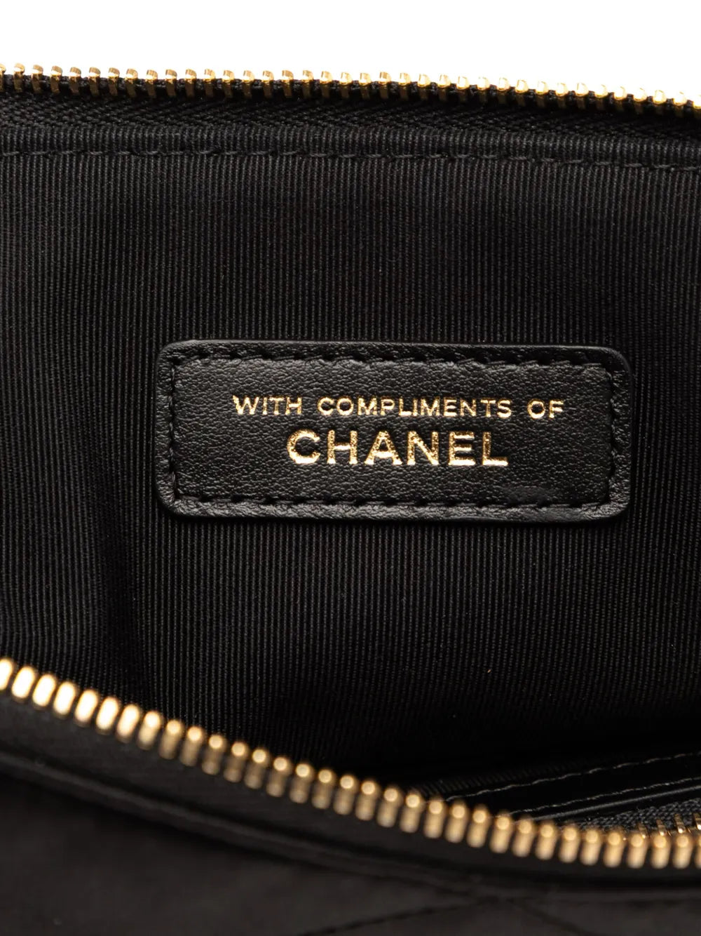 Pre-OwnedCHANEL Pre-Owned2019 CC Quilted Satin Chain Around clutch bag