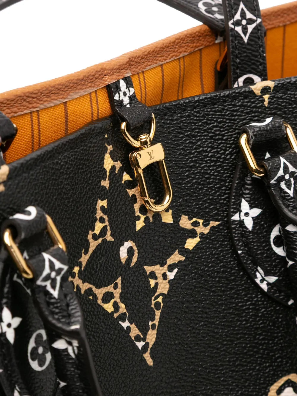 Pre-OwnedLouis Vuitton Pre-Owned2019 Monogram Giant Jungle OnTheGo GM satchel