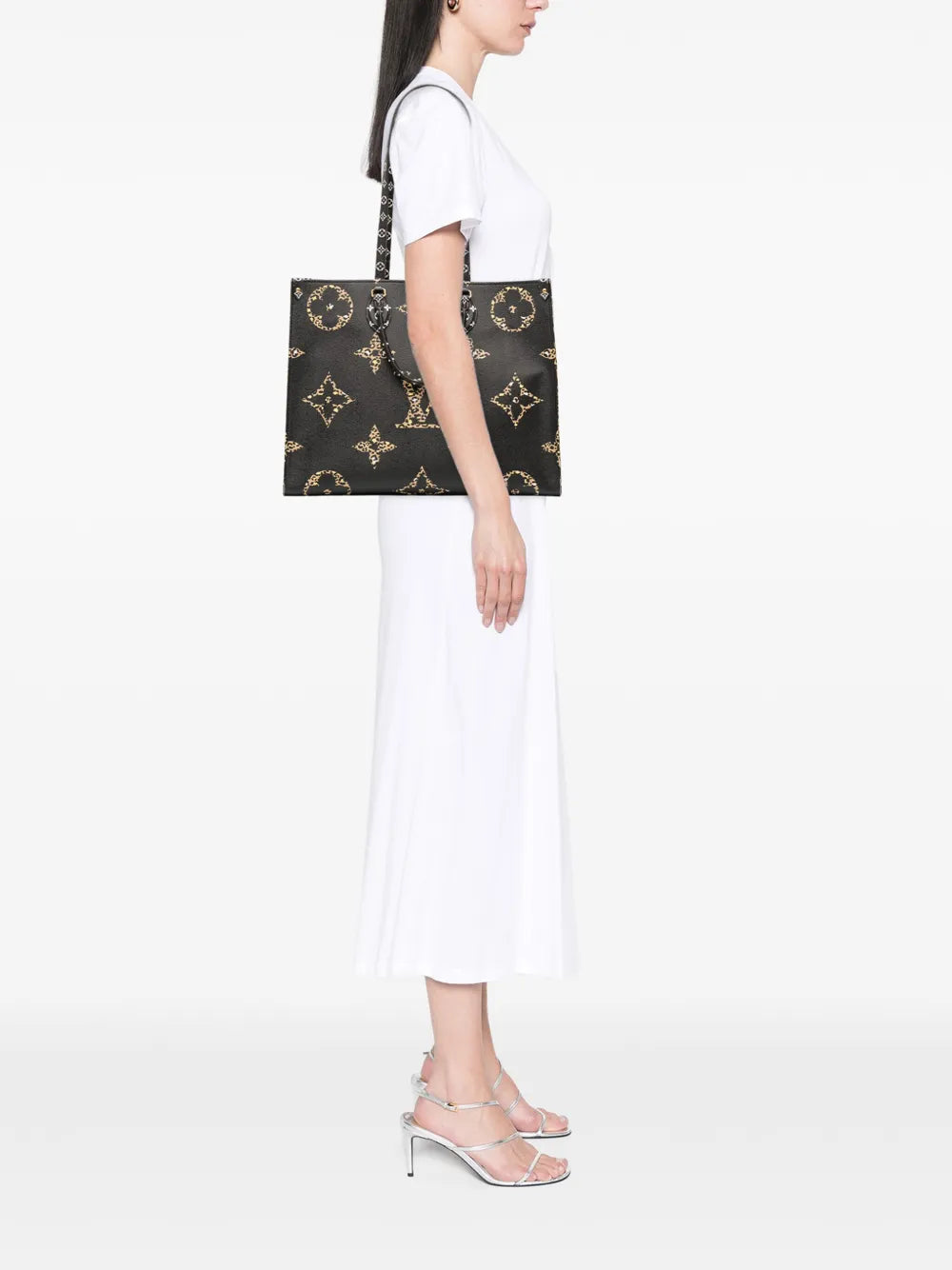 Pre-OwnedLouis Vuitton Pre-Owned2019 Monogram Giant Jungle OnTheGo GM satchel