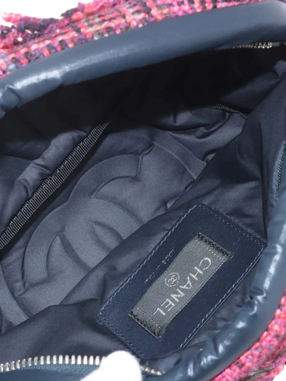 Pre-OwnedCHANEL Pre-Owned2018-2019 Embossed Nylon Tweed Doudoune belt bag