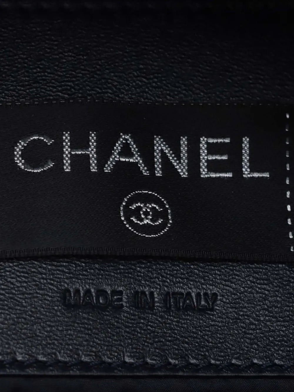 Pre-OwnedCHANEL Pre-Owned2018-2019 Embossed Nylon Tweed Doudoune belt bag