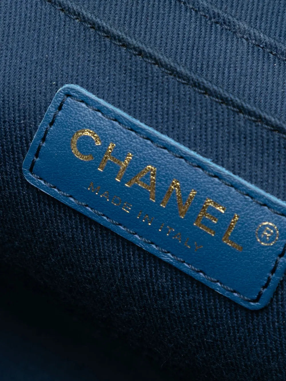 Pre-OwnedCHANEL Pre-Owned2019 CC Quilted Denim Trip Vanity Case with Chain satchel