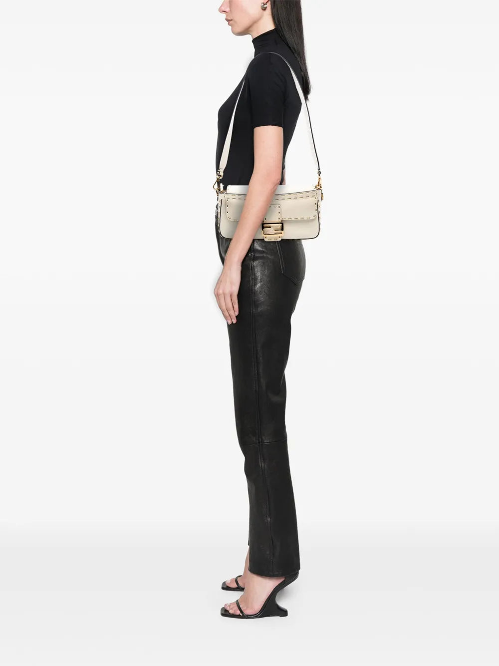 Pre-OwnedFendi Pre-Owned2010-2025 Leather Metal Stitch Baguette satchel