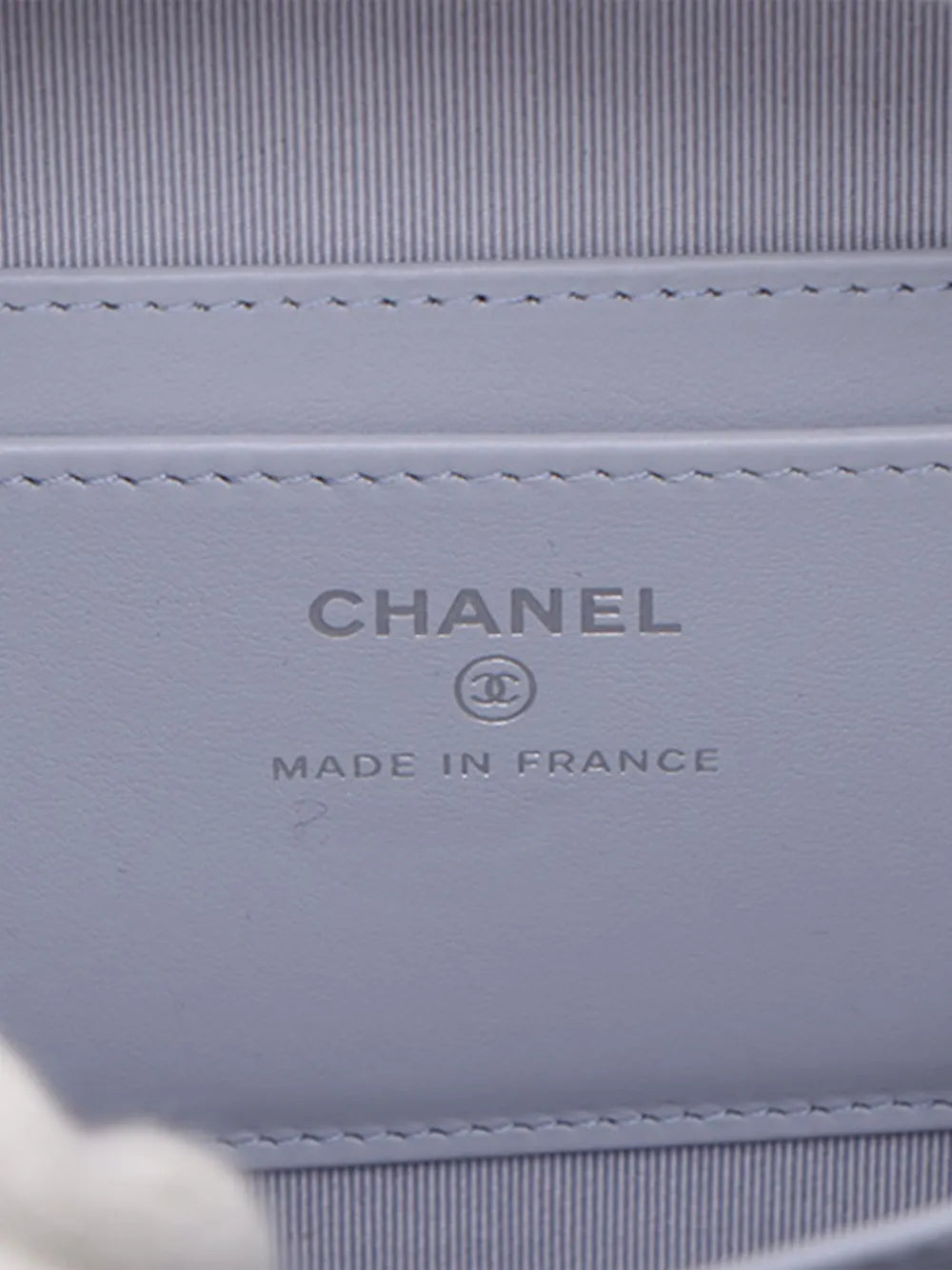 Pre-OwnedCHANEL Pre-Owned2021 CC Quilted Caviar Camera Bag crossbody bag