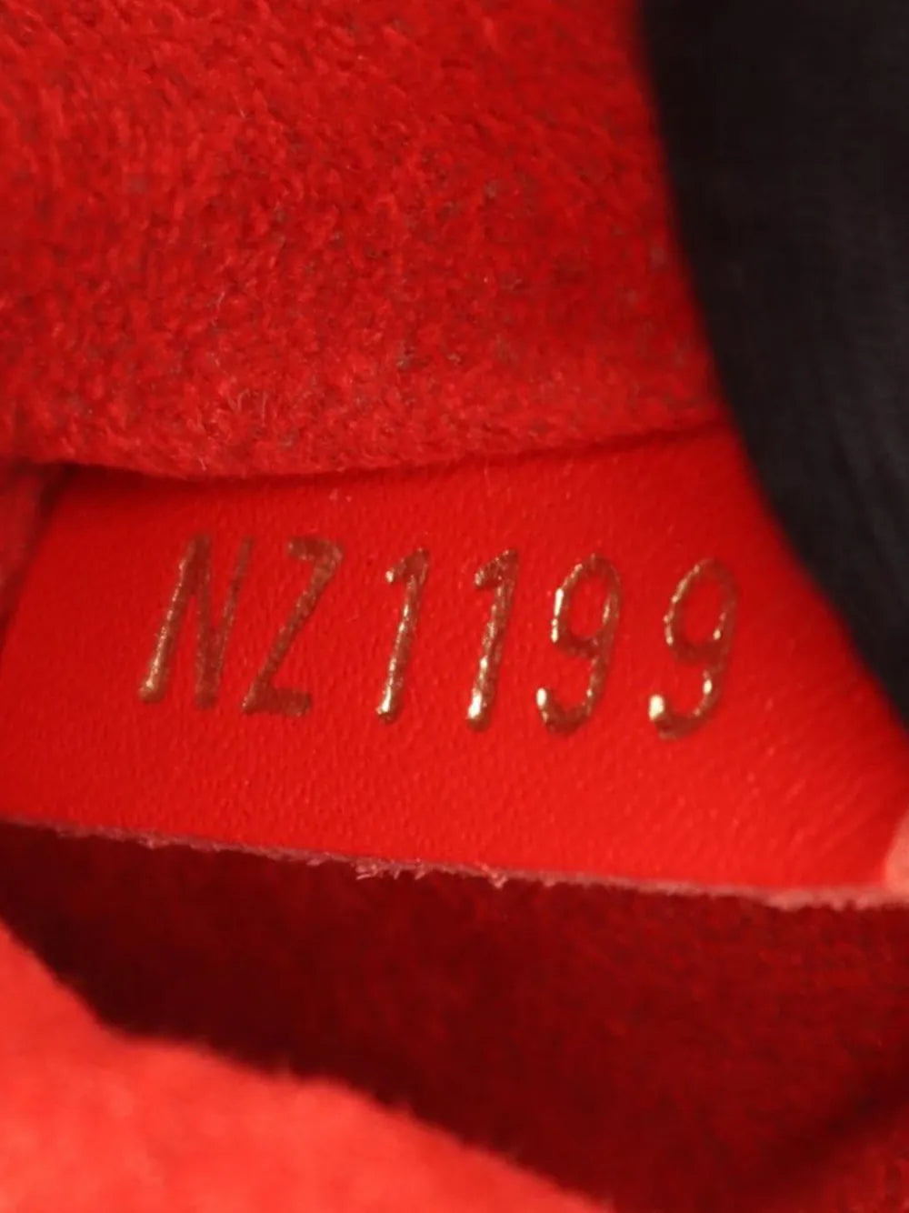 Pre-OwnedLouis Vuitton Pre-Owned2019 Monogram Neonoe MM bucket bag