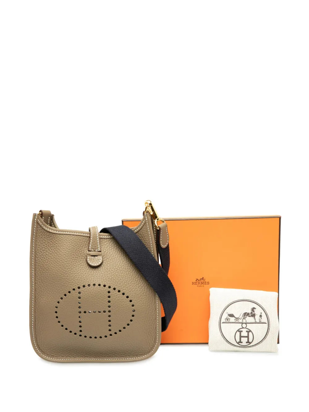 Pre-OwnedHermre-Owned2025 Clemence Evelyne Amazone 16 crossbody bag