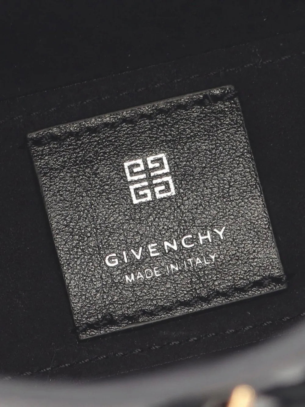 Pre-OwnedGivenchy Pre-Owned2000-2025 Leather Voyou Phone Pouch crossbody bag