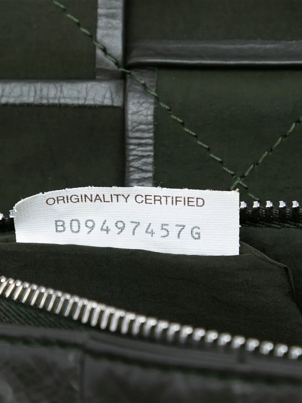 Pre-OwnedBottega Veneta Pre-Owned2012-2025 Stretch Paper Calfskin Intrecciato Cassette crossbody bag