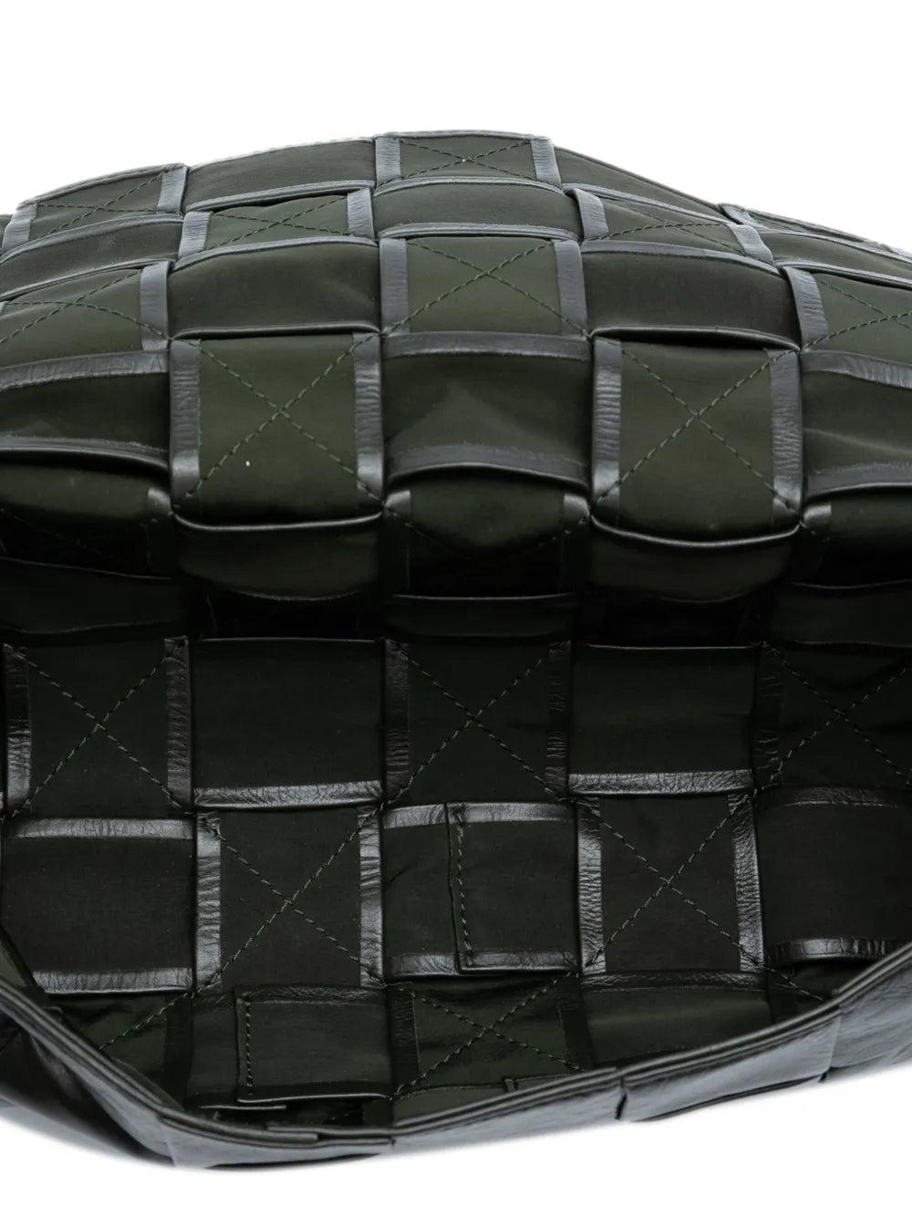 Pre-OwnedBottega Veneta Pre-Owned2012-2025 Stretch Paper Calfskin Intrecciato Cassette crossbody bag