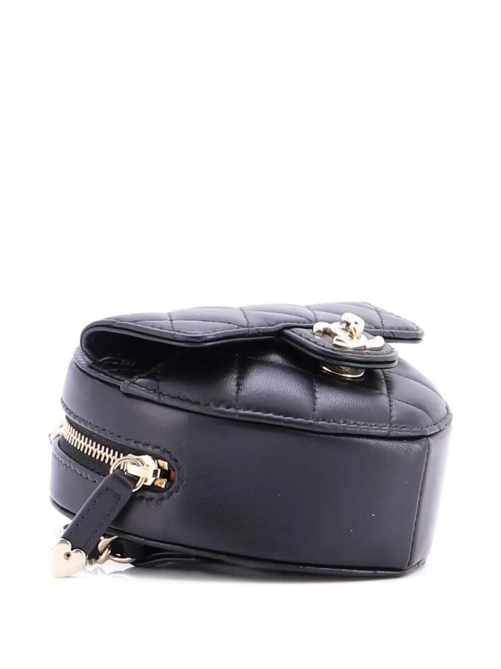 Pre-OwnedCHANEL Pre-OwnedCC in Love Heart Quilted Lambskin belt bag