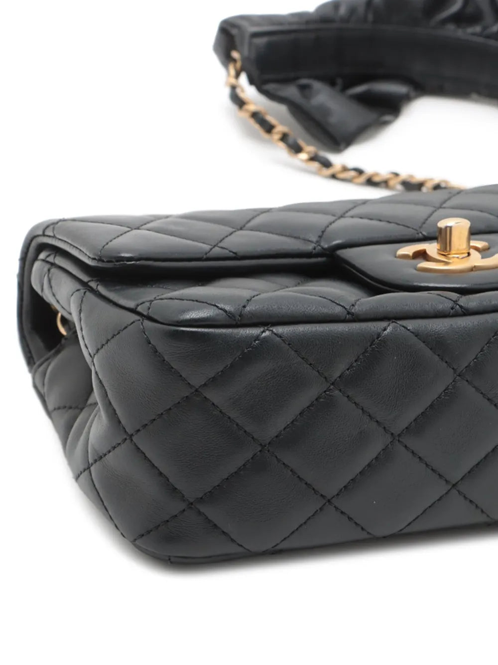 Pre-OwnedCHANEL Pre-Owned2020 Mini Rectangular Classic Lambskin Romance Single Flap crossbody bag