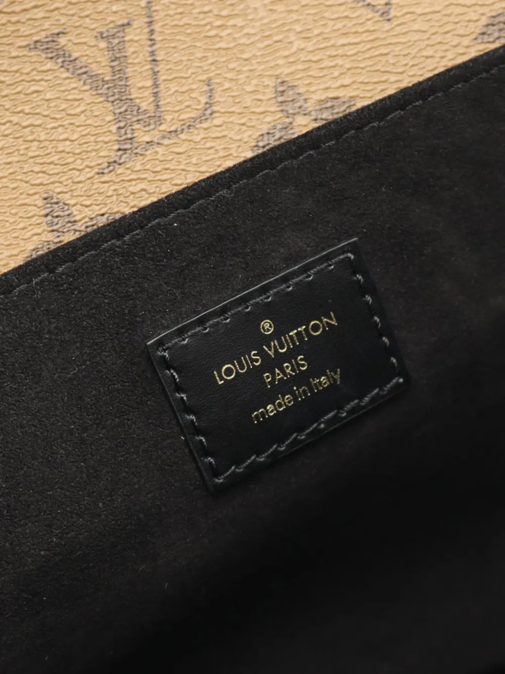 Pre-OwnedLouis Vuitton Pre-Owned2021-2025 Monogram Reverse Pochette Metis satchel