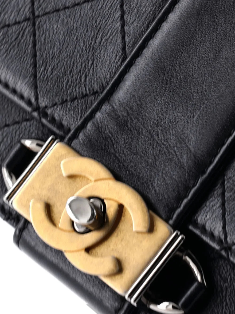 Pre-OwnedCHANEL Pre-OwnedCC Chain Flap Quilted Calfskin Small shoulder bag