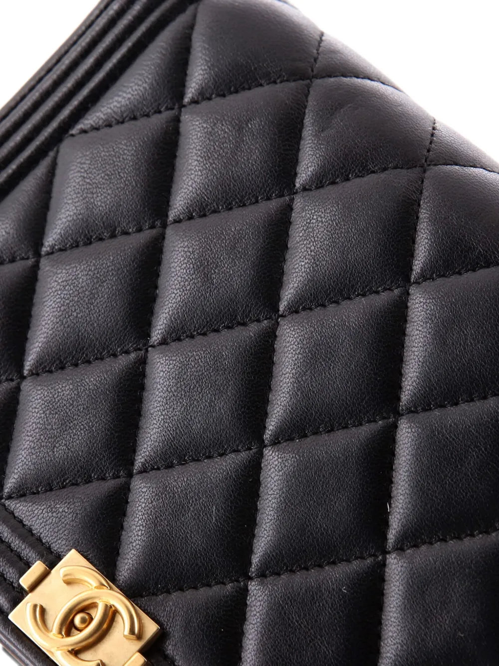 Pre-OwnedCHANEL Pre-OwnedBoy Wallet on Chain Quilted Lambskin crossbody bag