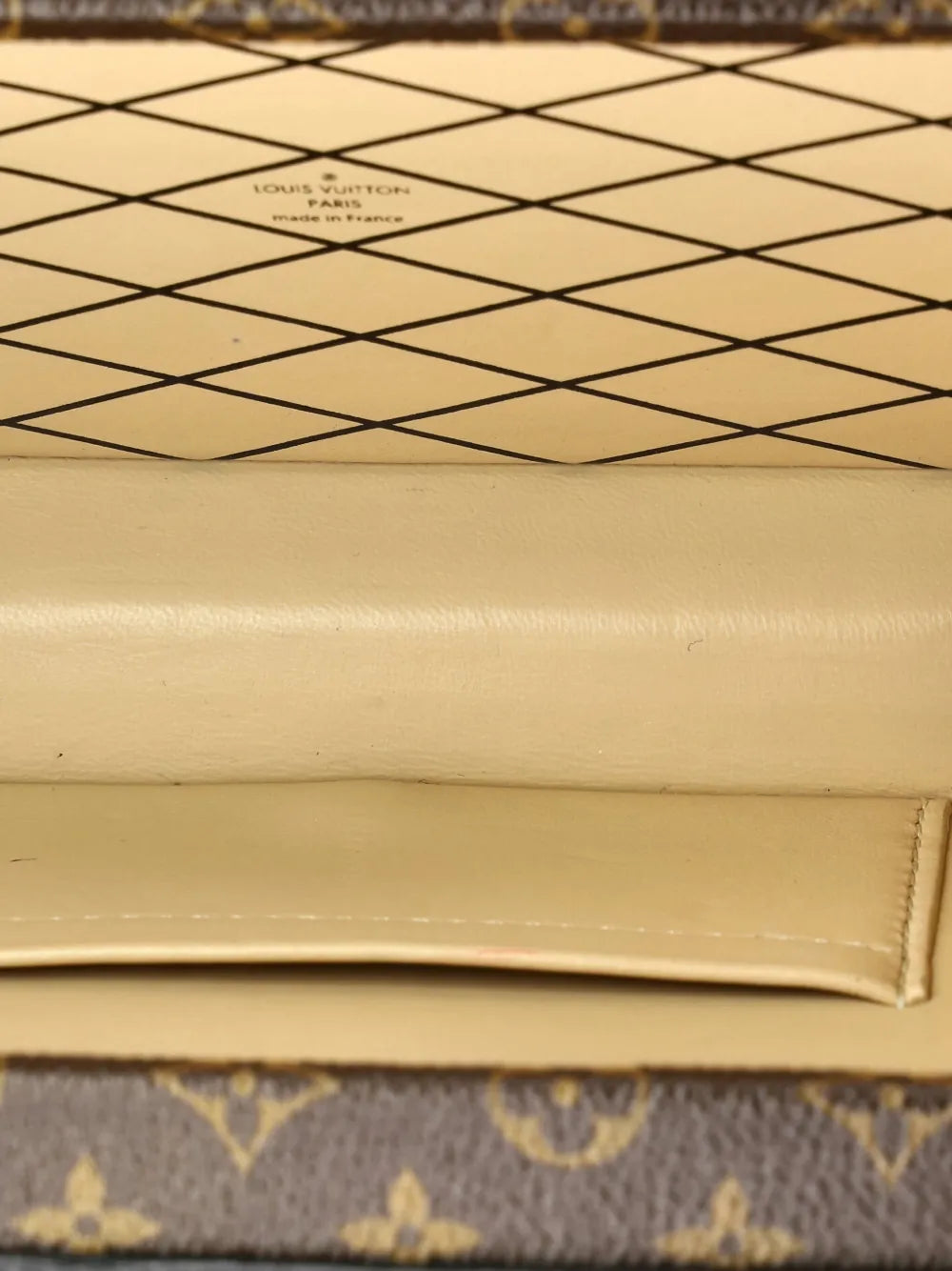 Pre-OwnedLouis Vuitton Pre-OwnedPetite Malle Handbag Monogram Canvas clutch bag