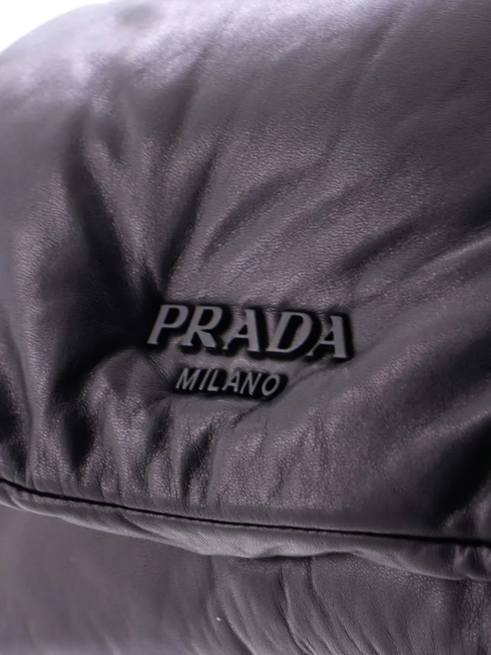 Pre-OwnedPrada Pre-OwnedPadded Leather shoulder bag