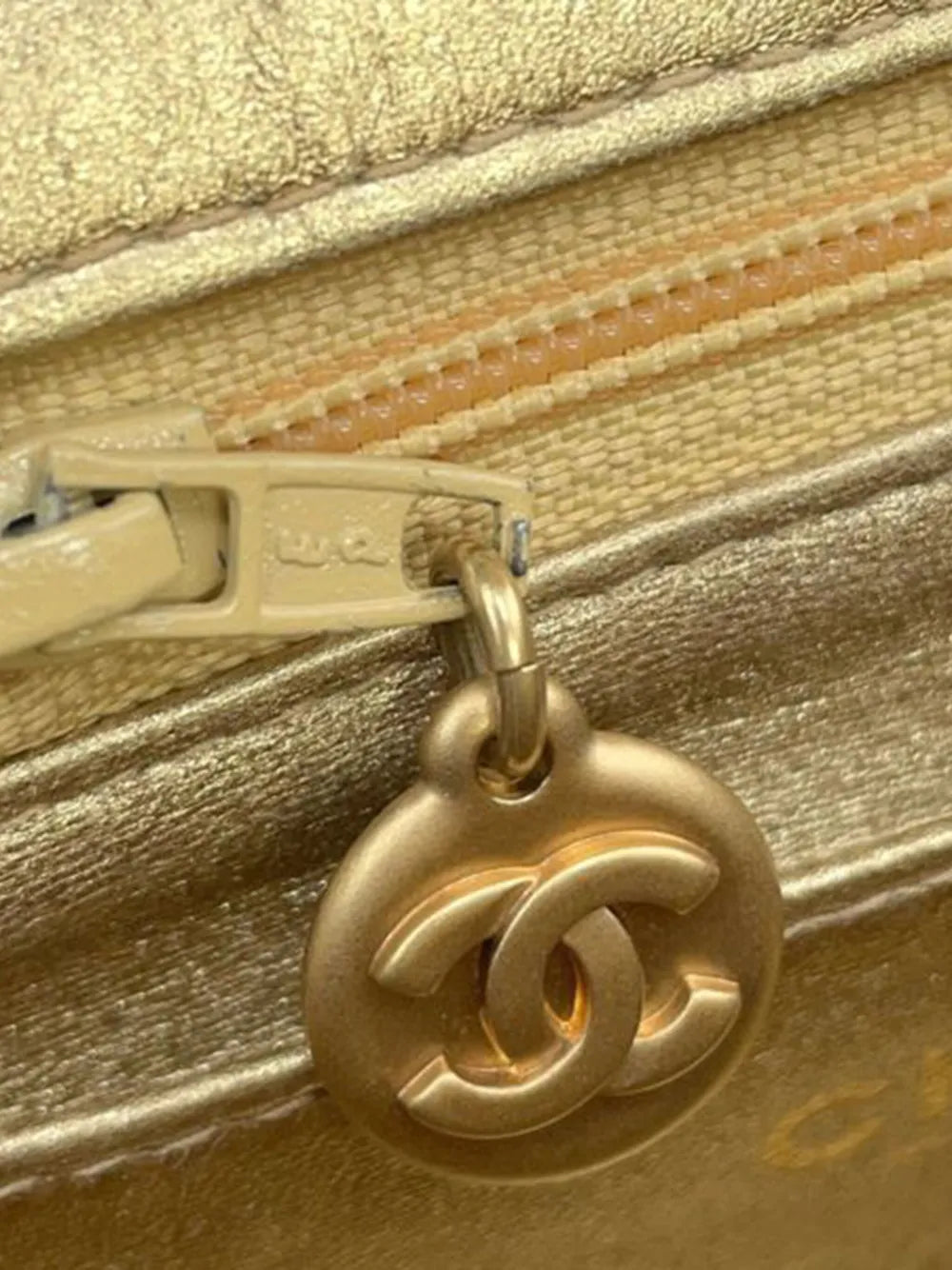 Pre-OwnedCHANEL Pre-Owned2000-2002 Mini Square Classic Lambskin Single Flap crossbody bag