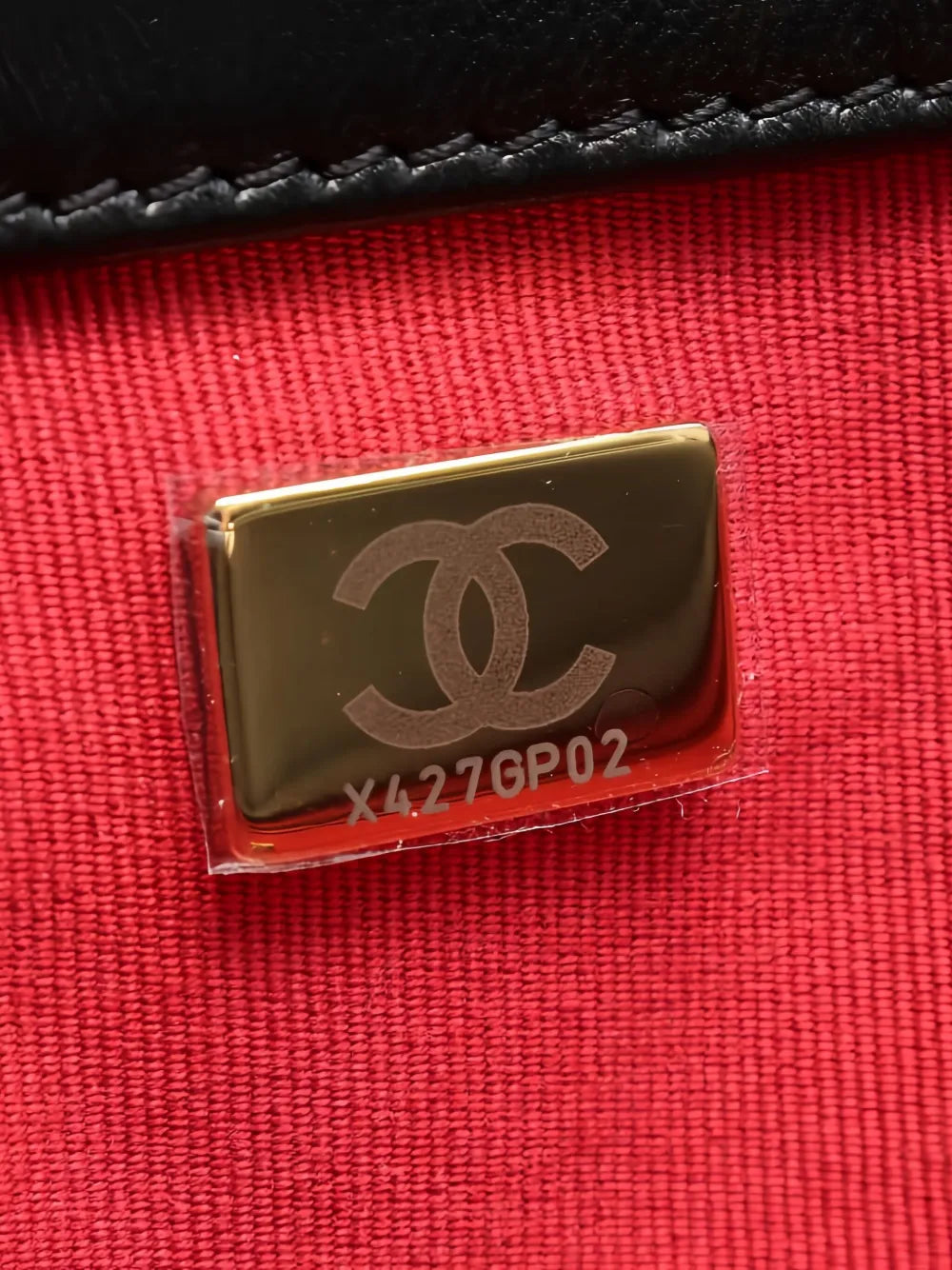 Pre-OwnedCHANEL Pre-Owned2021 19 quilted chain-link tote bag