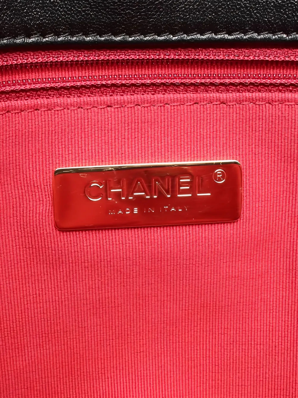 Pre-OwnedCHANEL Pre-Owned2021 19 quilted chain-link tote bag