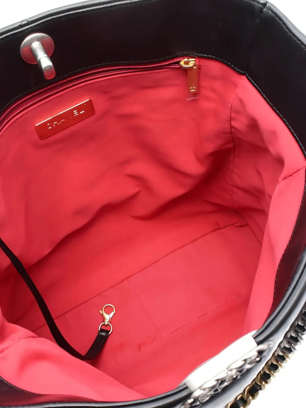 Pre-OwnedCHANEL Pre-Owned2021 19 quilted chain-link tote bag