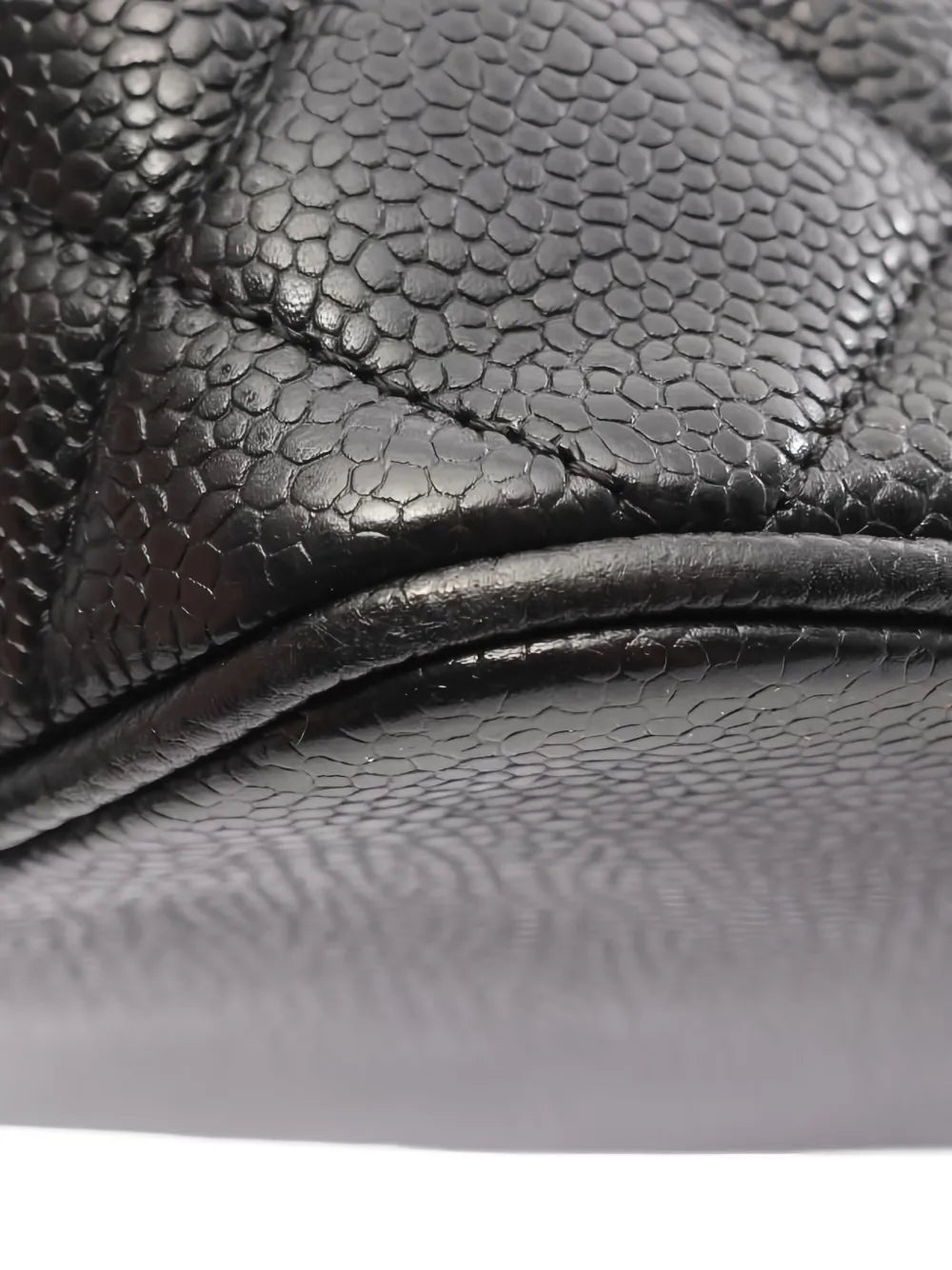 Pre-OwnedCHANEL Pre-Owned2000-2002s reissue caviar-leather tote bag