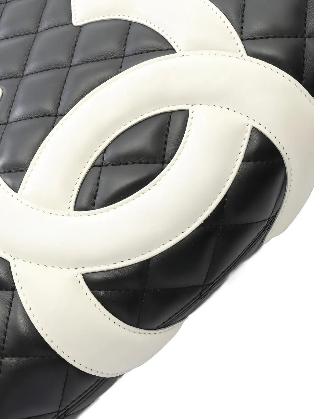 Pre-OwnedCHANEL Pre-Ownedquilted appliquhandbag