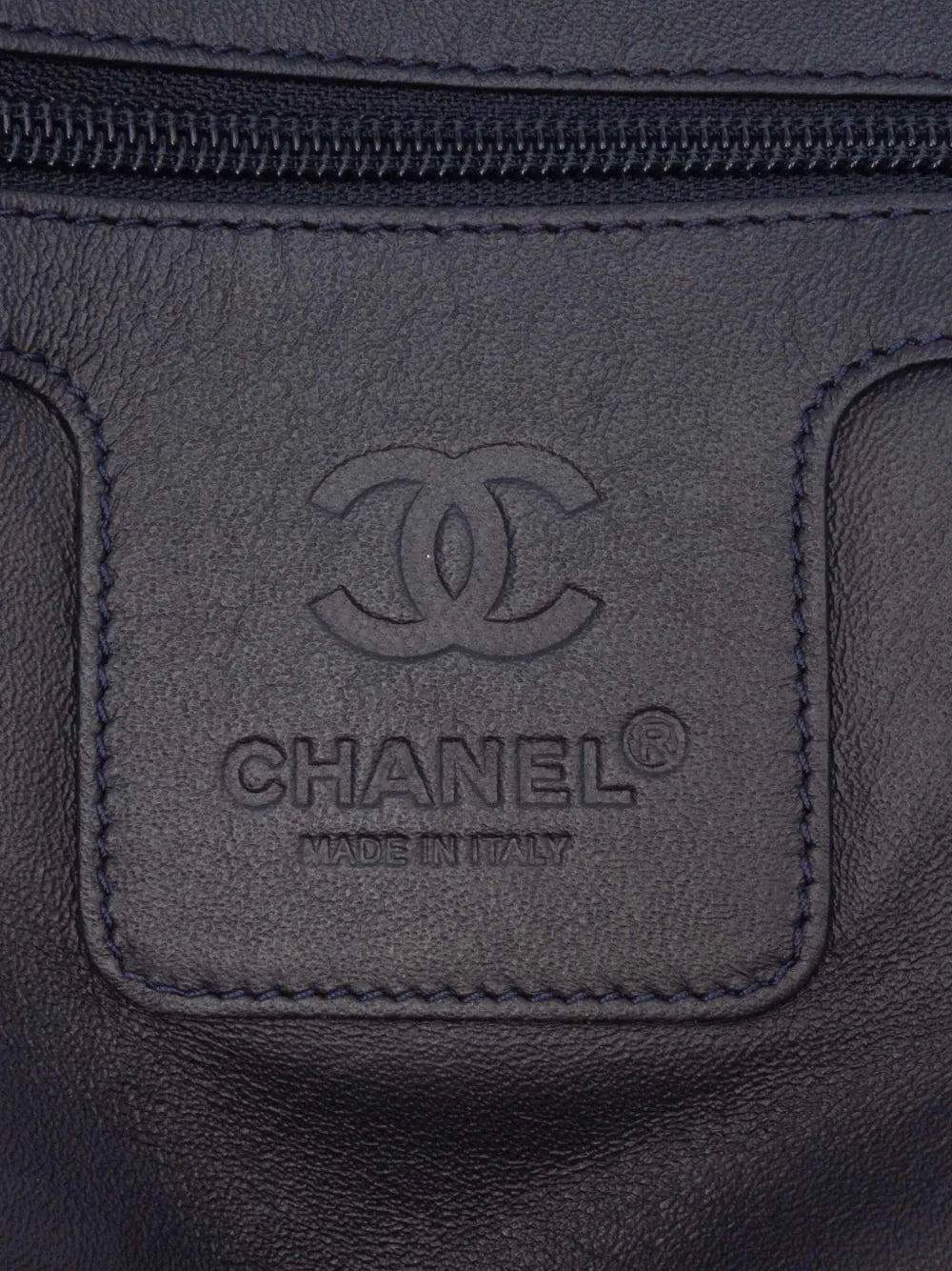 Pre-OwnedCHANEL Pre-Owned2010-2011 Quilted Caviar Coco Cocoon Bowler Bag handbag