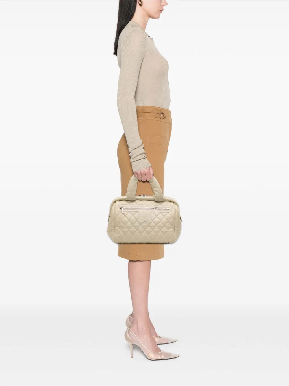 Pre-OwnedCHANEL Pre-Owned2010-2011 Quilted Caviar Coco Cocoon Bowler Bag handbag