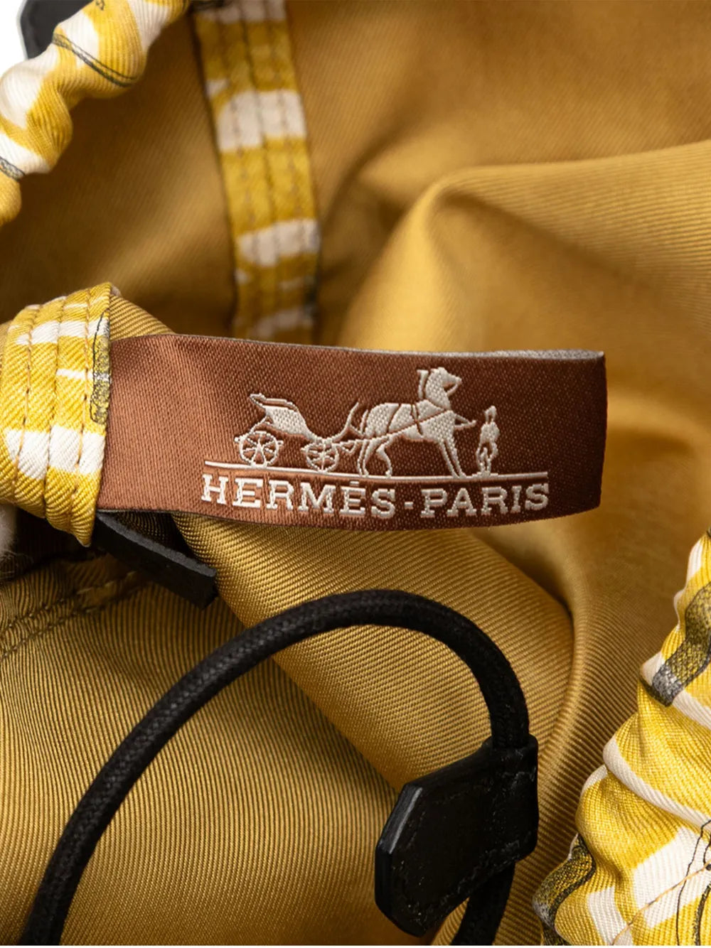 Pre-OwnedHermès Pre-Owned2016 Silk and Epsom Sac Musardine bucket bag