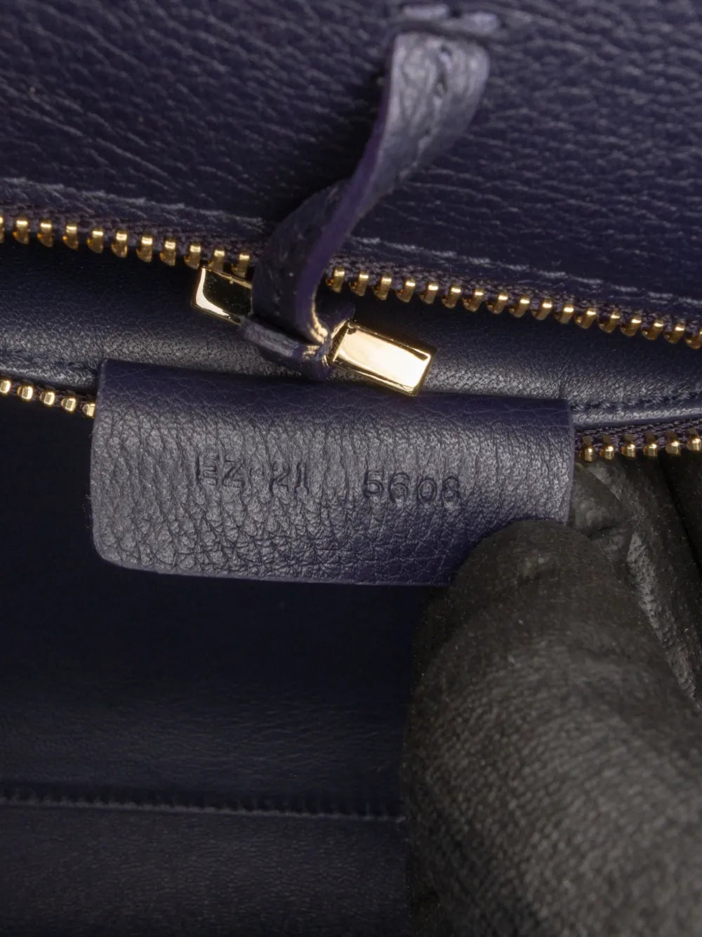 Pre-OwnedFerragamo Pre-Owned2010-2025 Small Leather Hug satchel