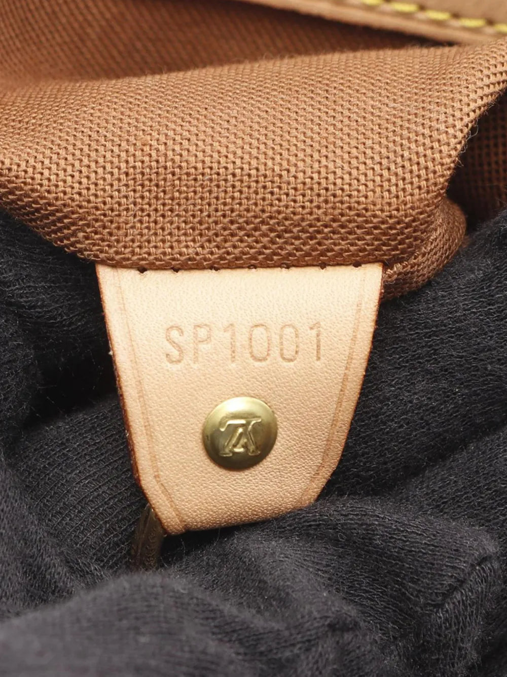Pre-OwnedLouis Vuitton Pre-Owned2001 Monogram Abbesses crossbody bag