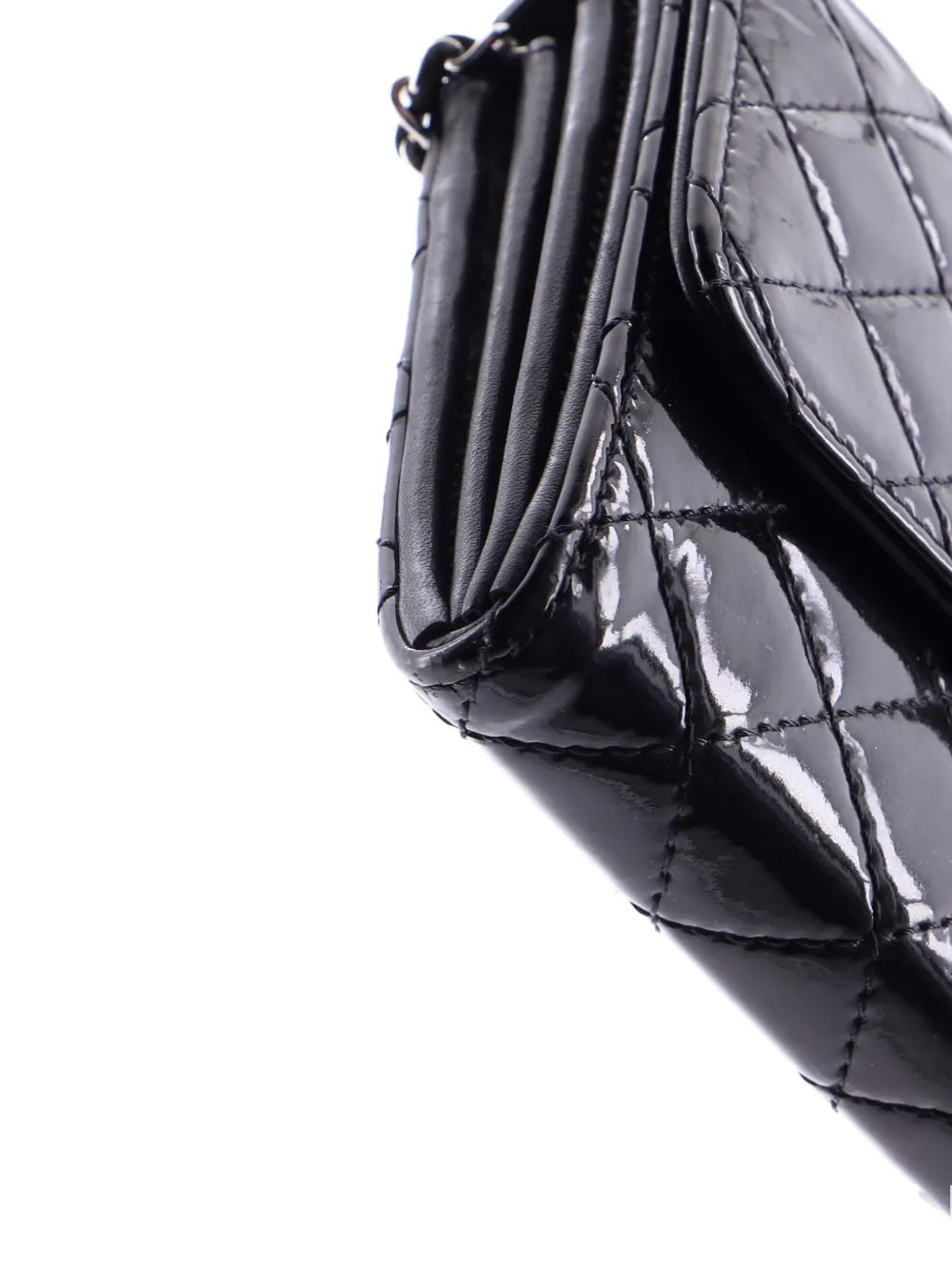 Pre-OwnedCHANEL Pre-OwnedBrilliant Wallet on Chain Quilted Patent East West clutch bag