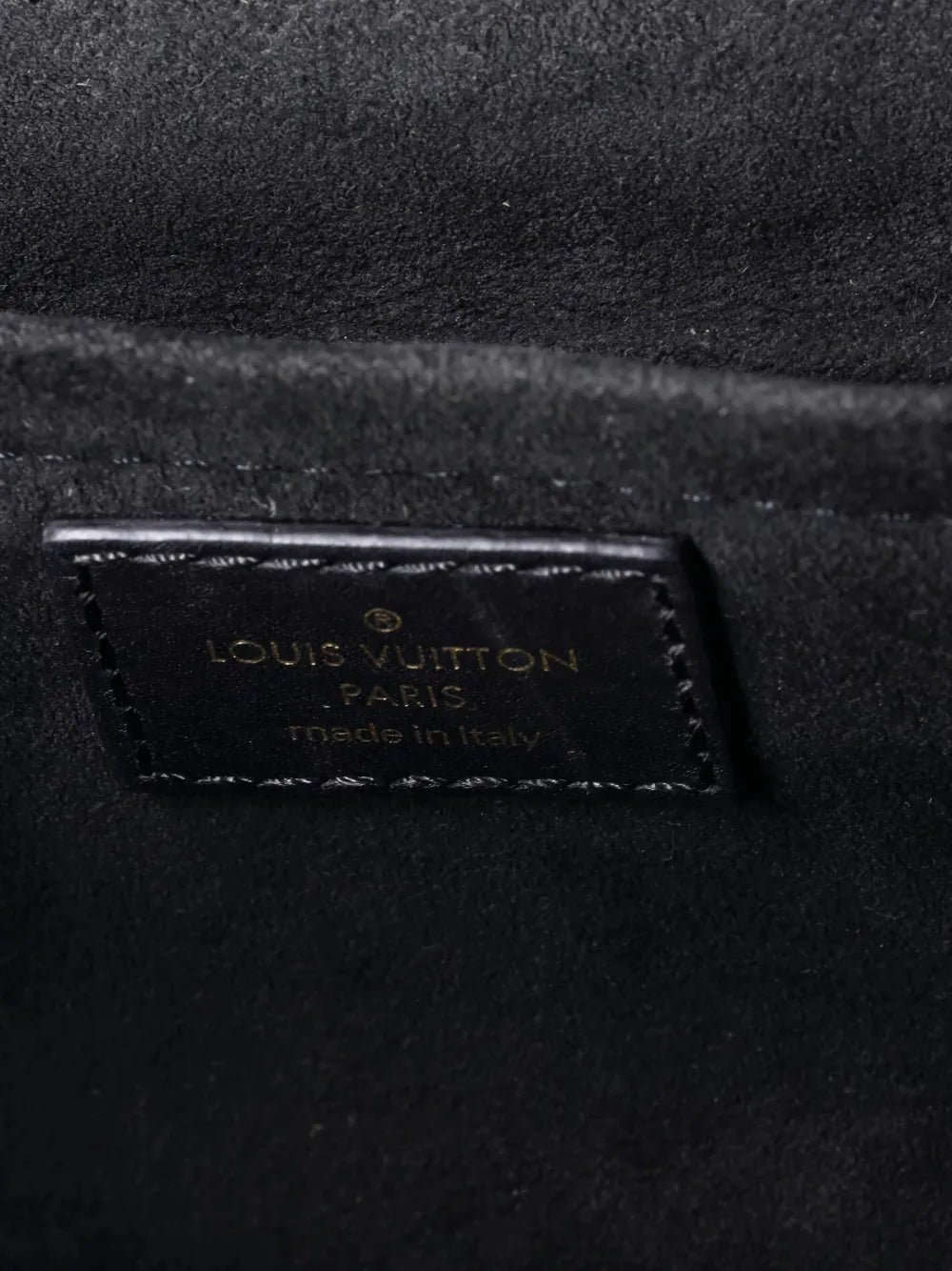 Pre-OwnedLouis Vuitton Pre-OwnedNew Wave Chain Bag Quilted Leather MM crossbody bag