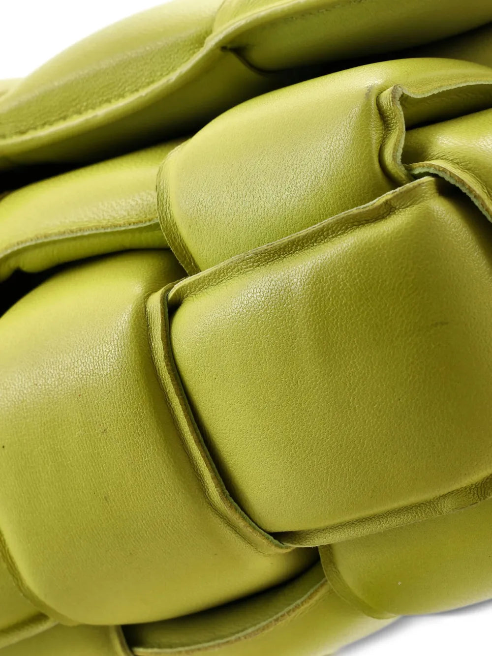 Pre-OwnedBottega Veneta Pre-OwnedCassette Padded Maxi Intrecciato Leather Small crossbody bag