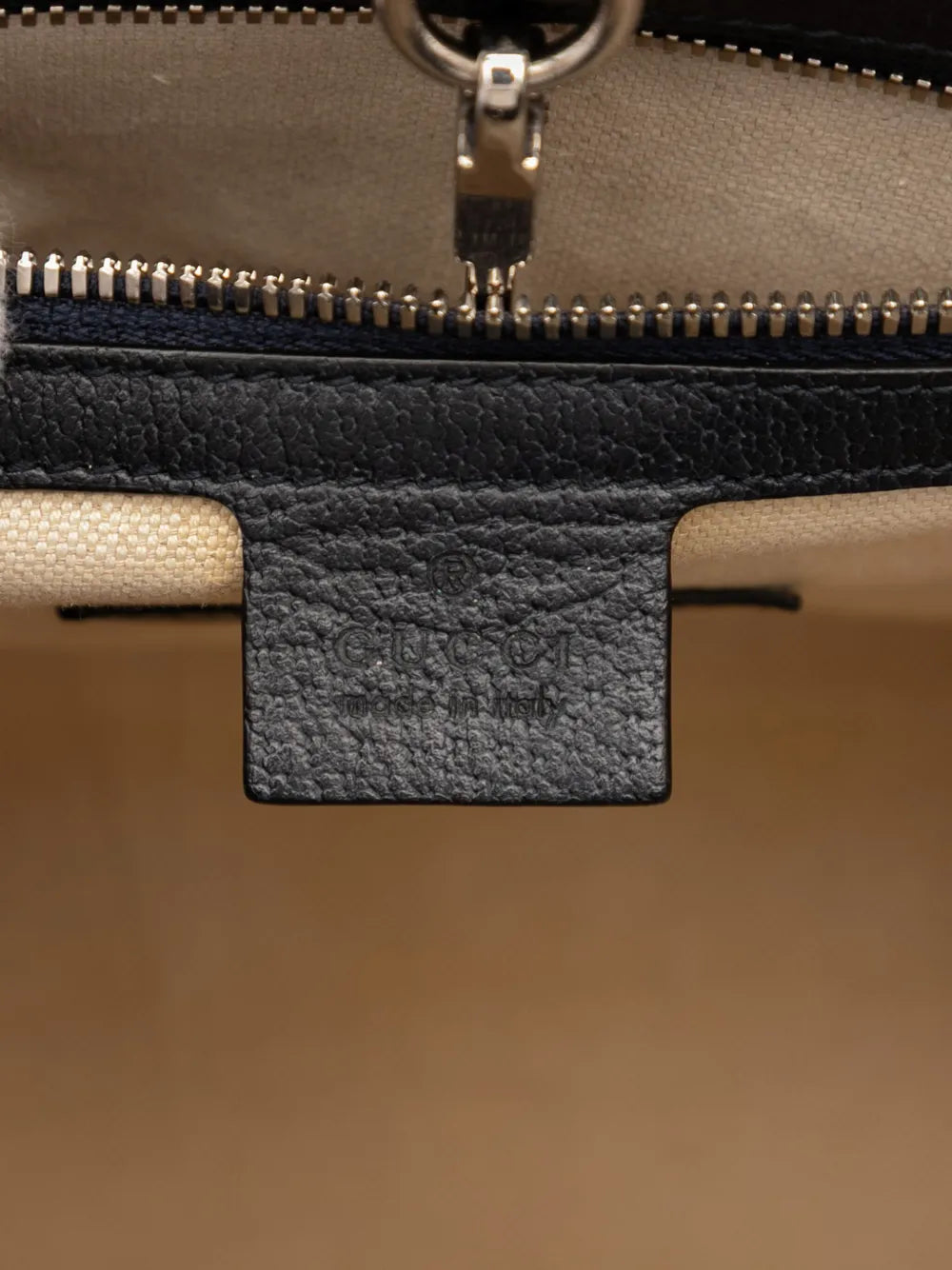 Pre-OwnedGucci Pre-Owned2016-2025 Small GG Canvas Interlocking G Tote satchel