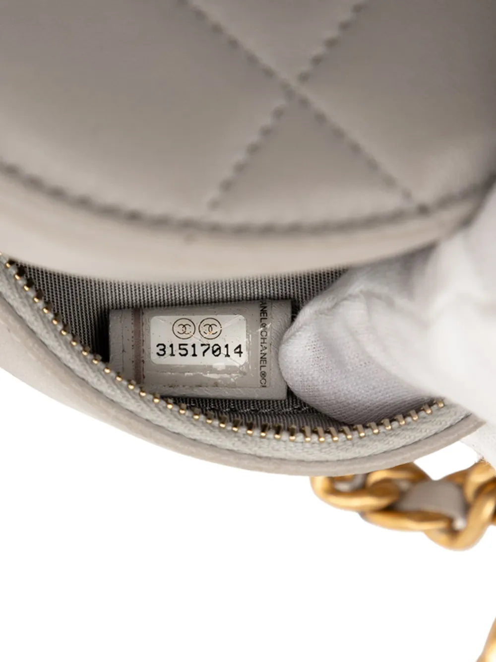 Pre-OwnedCHANEL Pre-Owned2021 Lambskin 19 Round Clutch with Chain satchel