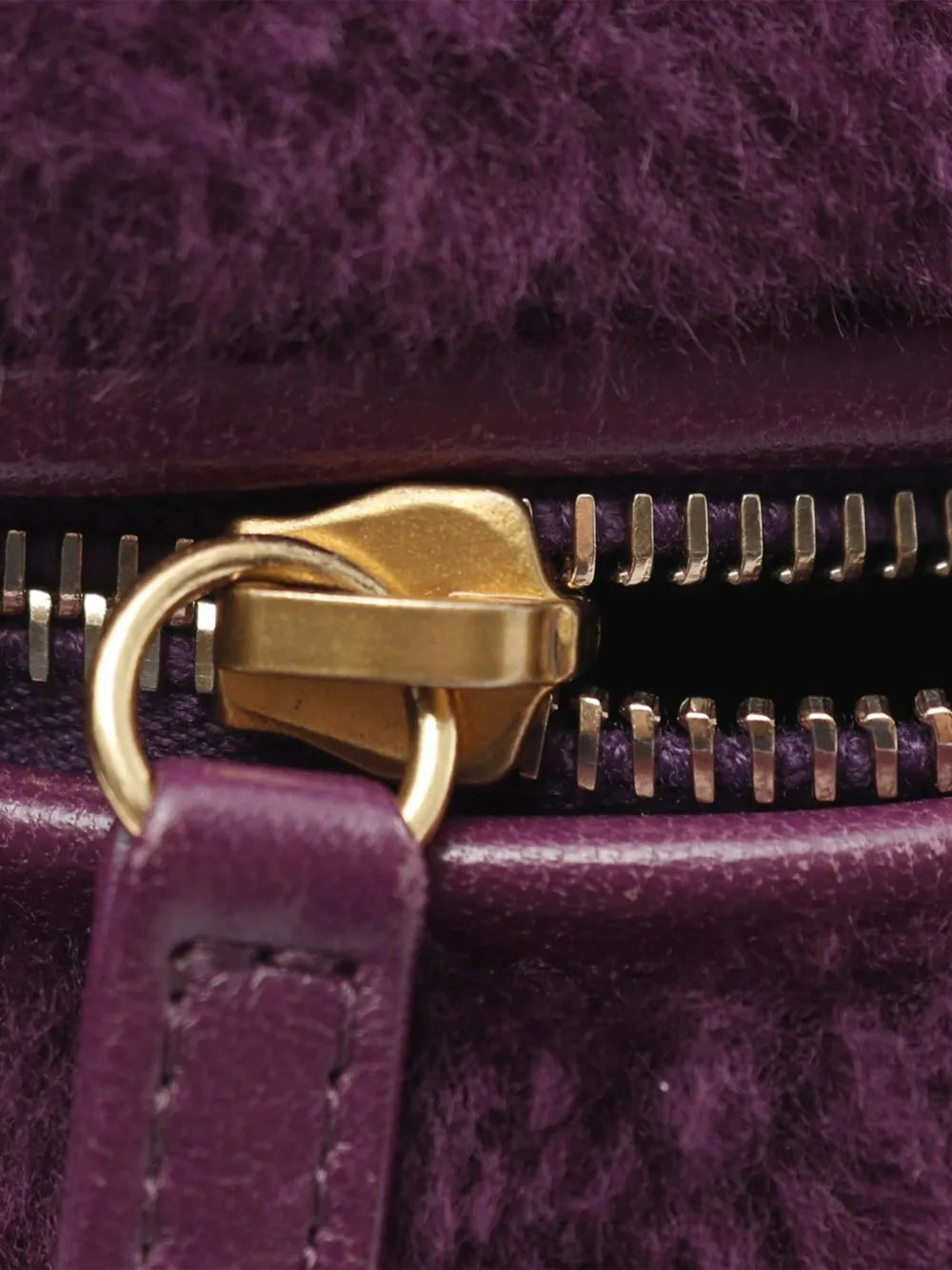 Pre-OwnedCHANEL Pre-Owned2021-2025 Small Quilted Shearling Vanity Case satchel