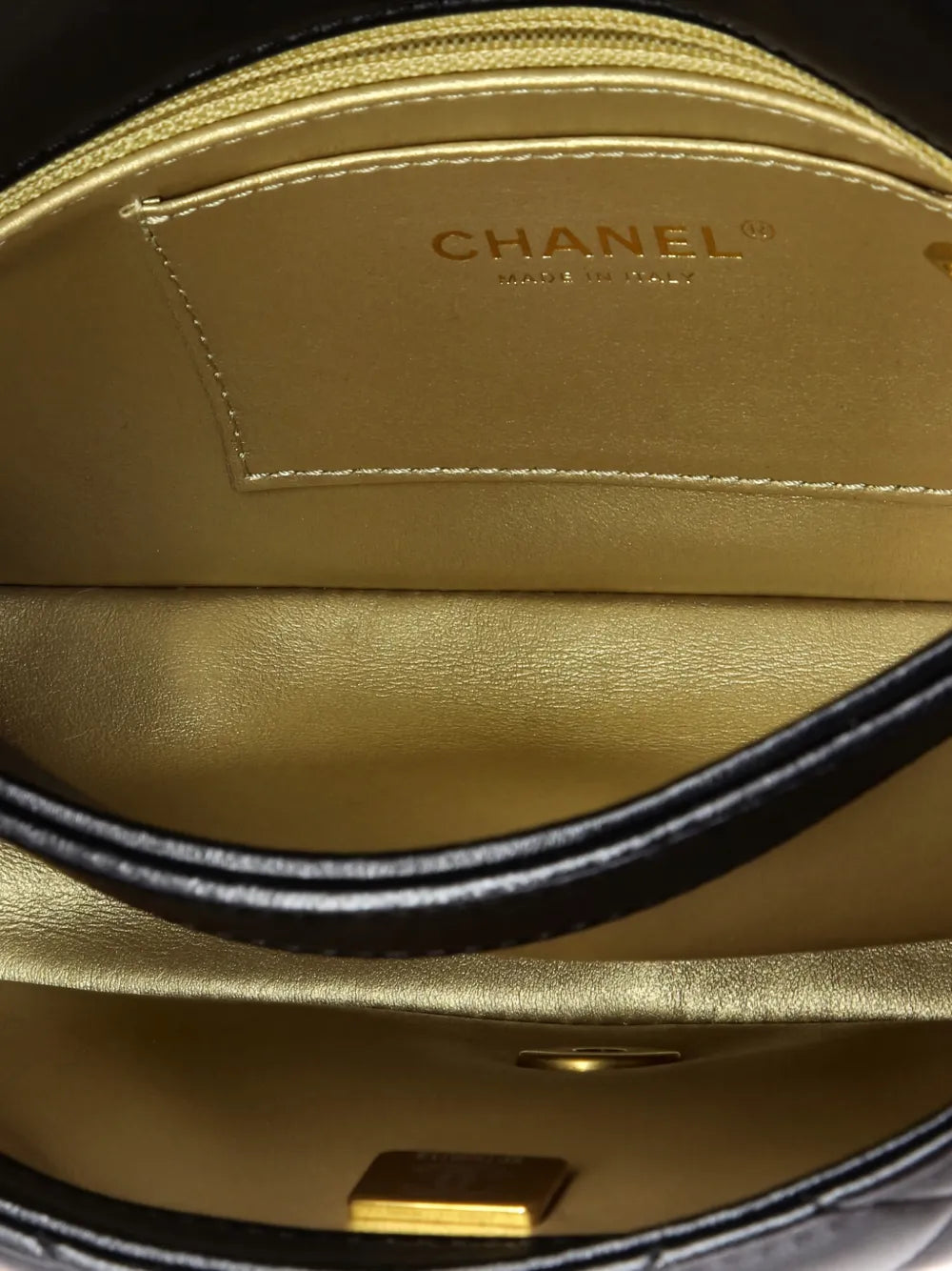 Pre-OwnedCHANEL Pre-OwnedEnamel Multi CC Chain Flap Bag Quilted Lambskin Small crossbody bag