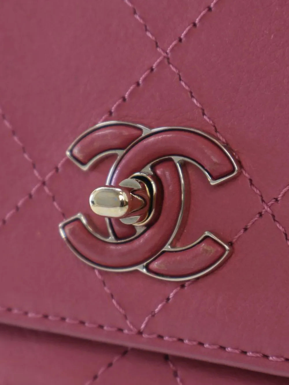 Pre-OwnedCHANEL Pre-Owned2019 Small Stitched Calfskin Covered CC Flap crossbody bag