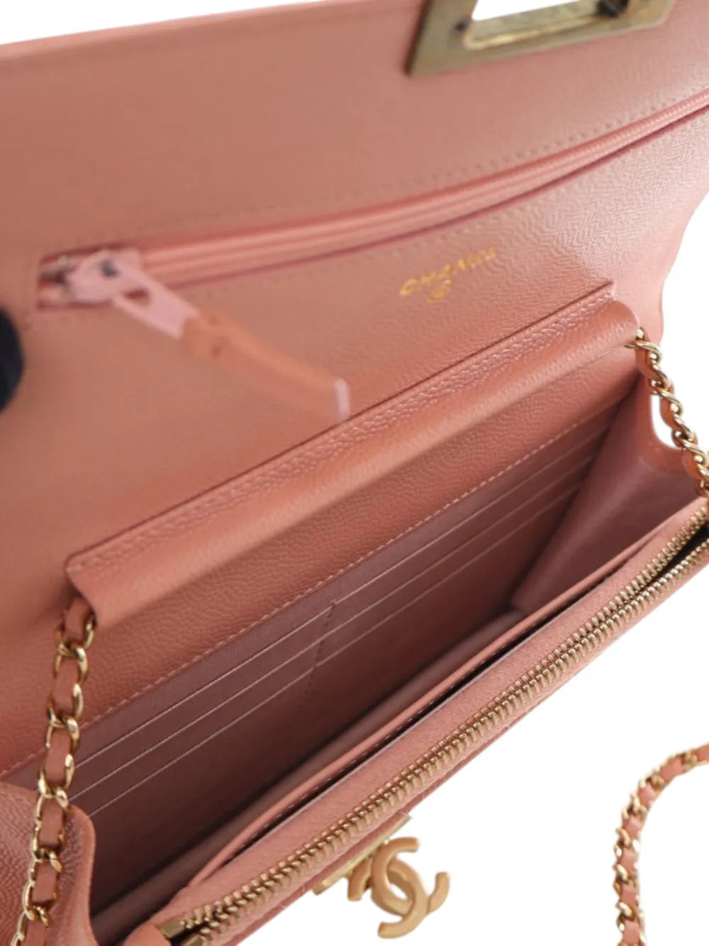 Pre-OwnedCHANEL Pre-Owned2016-2017 Quilted Caviar Golden Class Wallet On Chain crossbody bag