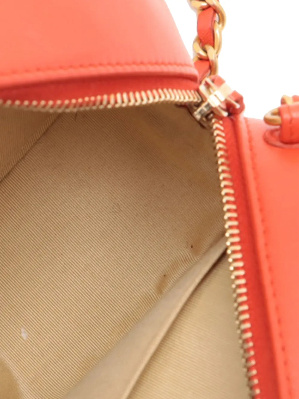 Pre-OwnedCHANEL Pre-Owned2019 CC Quilted Lambskin Pearl Crush Round Clutch with Chain crossbody bag