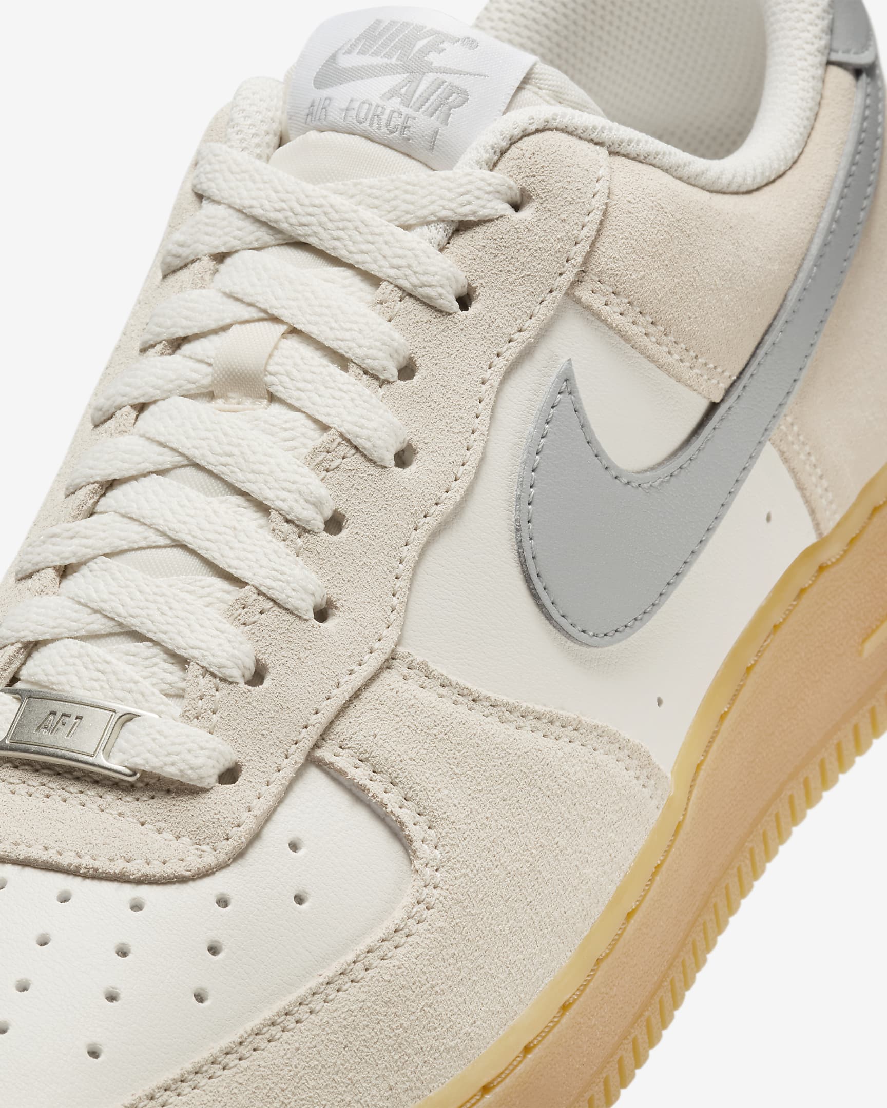 Nike Air Force 1 '07 LV8