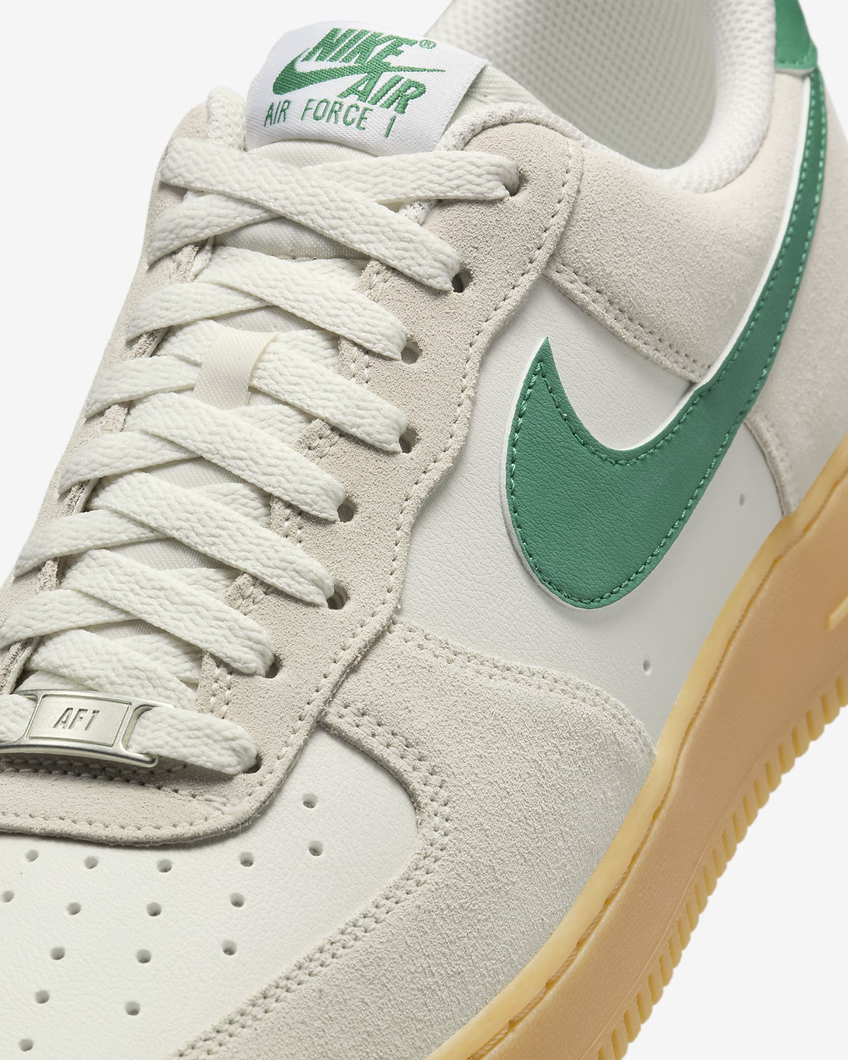 Nike Air Force 1 '07 LV8