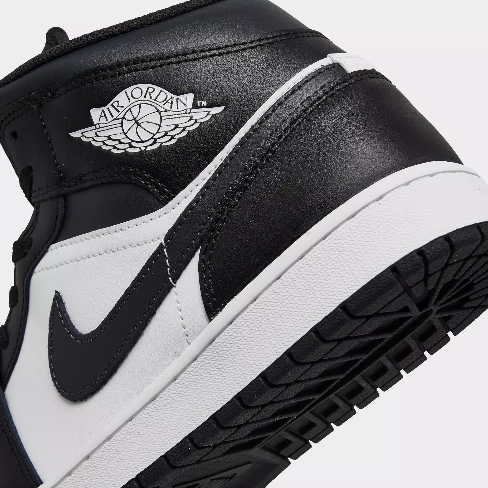 Men's Air Jordan Retro 1 Mid Casual Shoes