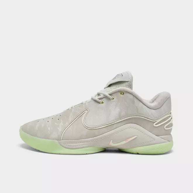Men's Nike LeBron 22 Basketball Shoes
